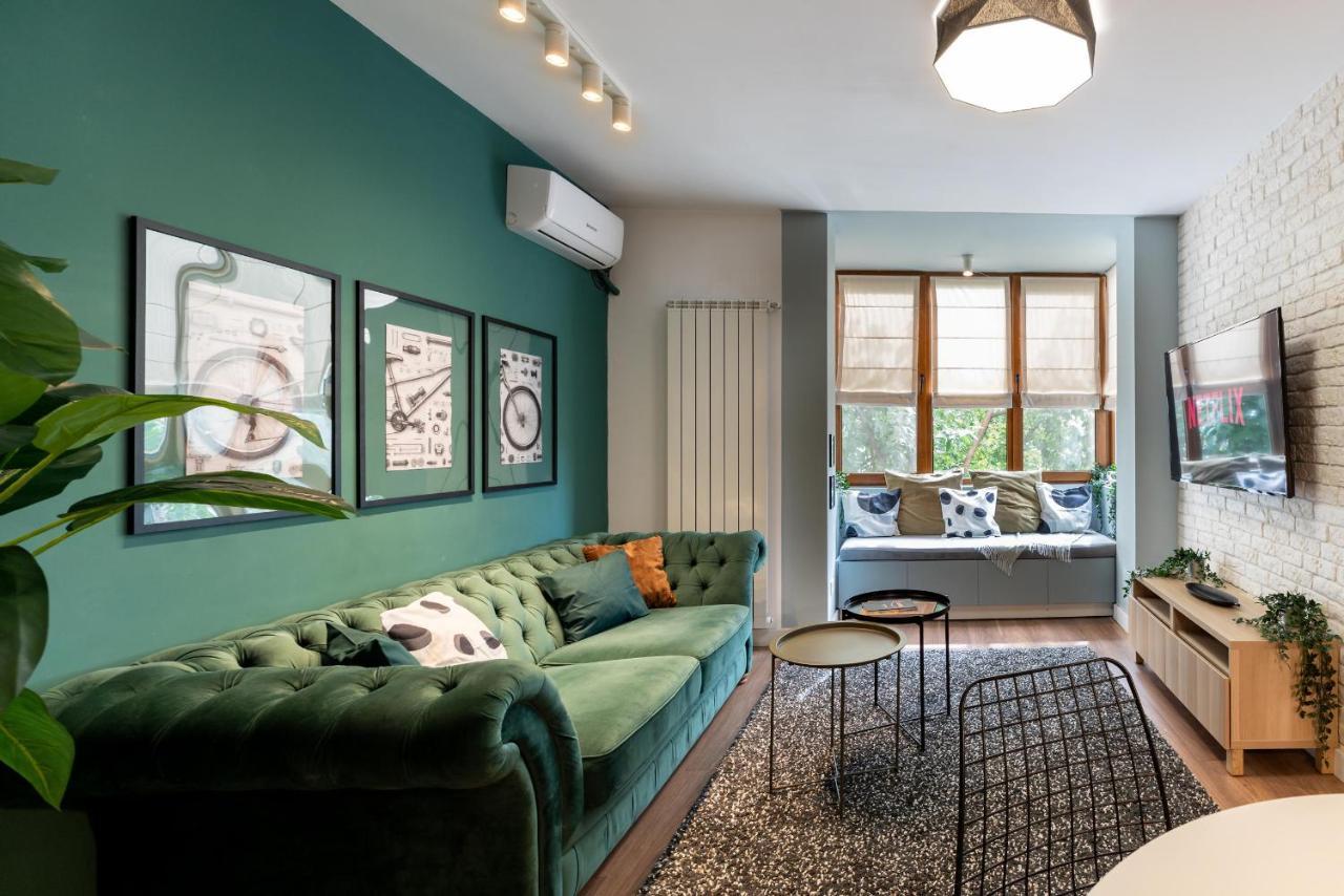 Downtown Retreat: Spacious 2-Br By Unirii Square Bukares Bagian luar foto
