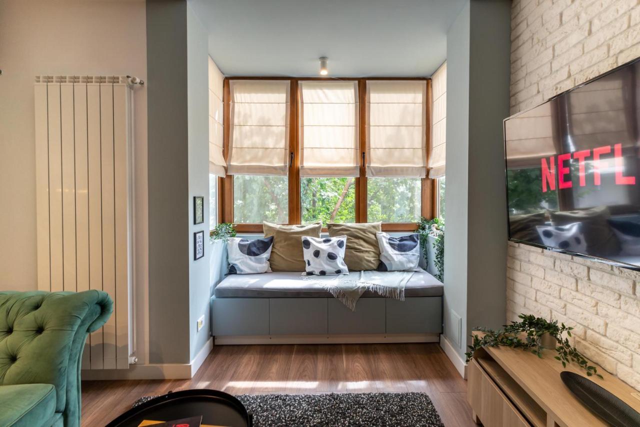 Downtown Retreat: Spacious 2-Br By Unirii Square Bukares Bagian luar foto