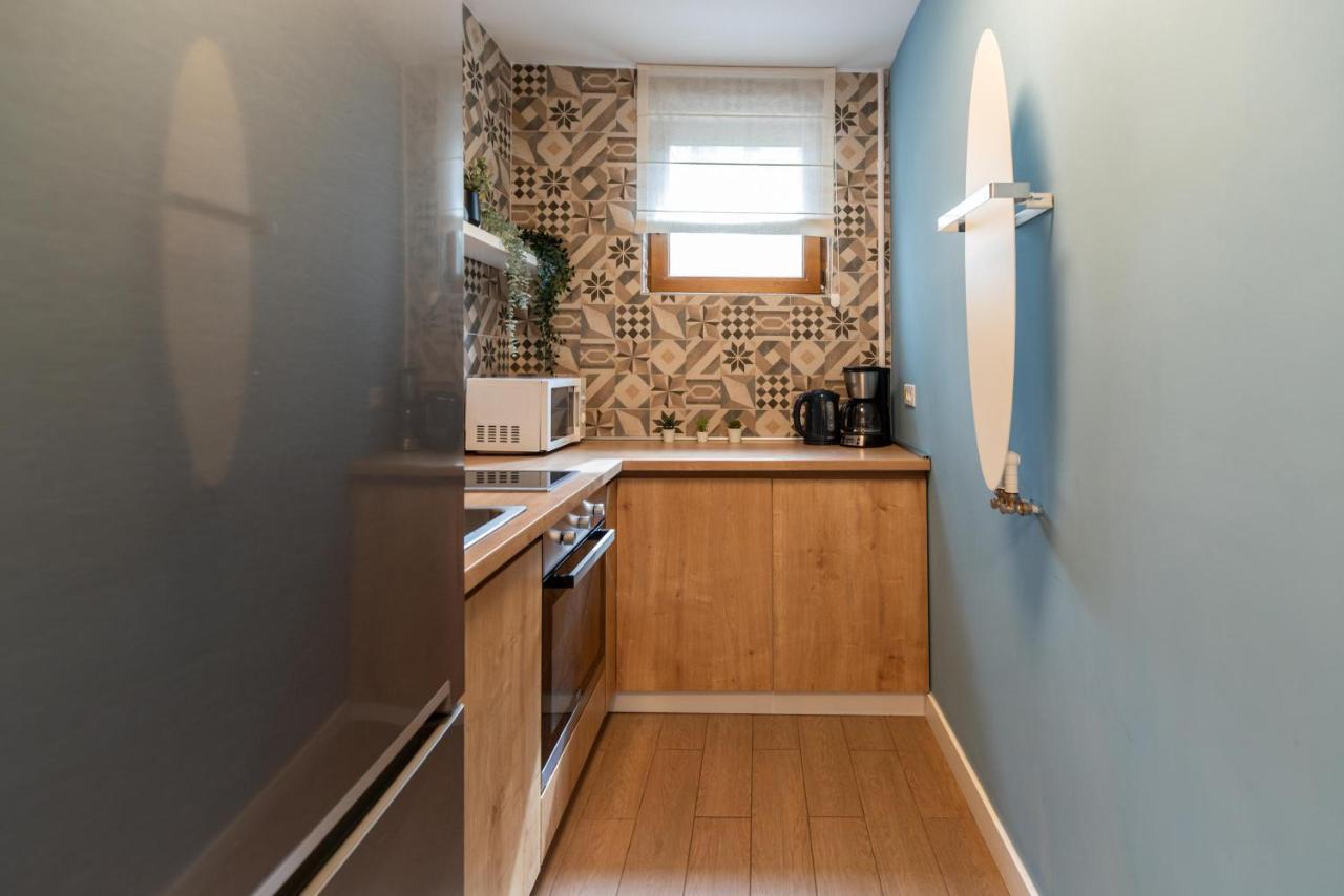 Downtown Retreat: Spacious 2-Br By Unirii Square Bukares Bagian luar foto
